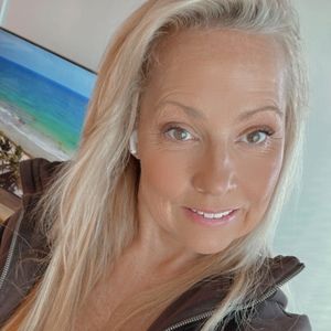 Meet your Posher, Melanie